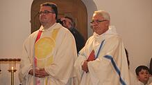Christoph Neubrand (links) wurde als leitender Pfarrer der Seelsorgeeinheit verabschiedet. Dr. Michael Dulik (rechts) leitet diese ...