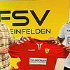 Neu: Fatih Cakir von der SG FC Wehr-Brennet (links) wechselt zum FSV Rheinfelden. Neben ihm FSV-Sportchef Julian Jäger.