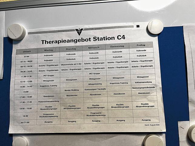 Für die Patienten gibt es unter der Woche täglich ein Therapieangebot – von Sport über progressive Muskelentspannung bis hinzu ...