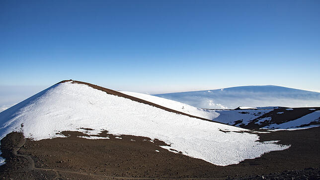 Oben gibt es Schnee: Gebirgsstimmung am Mauna Kea.