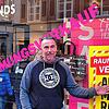 Olaf Süßke vor seinem Geschäft in der Paradiesstraße. Im März kommenden Jahres gibt er &bdquo;Kim and Friends&ldquo; nach dann nach ...