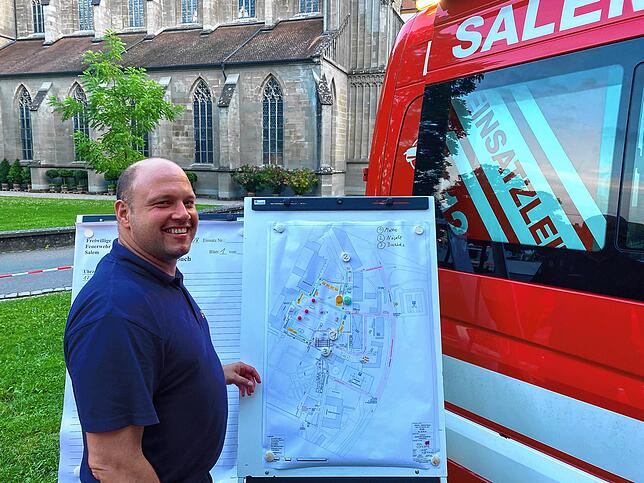 Klaus-Peter Moser von der Freiwilligen Feuerwehr Salem ist am Abend des Pur-Konzerts für die sogenannte Lagekartenführung verantwortlich.