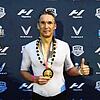 Noch bei Tageslicht kommt Gabor Langyel aus Hüfingen beim Iron Man Hawaii 2024 ins Ziel.