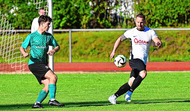 Bild 3: SG FC Wehr/Brennet besiegt den FC Zell mit 1:0 – und wir haben Fotos!