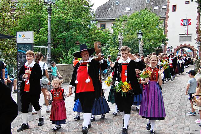 Bild 24: Waldshuter Chilbi 2025: So viel Freude macht der Festumzug in der Kaiserstraße - die schönsten Bilder