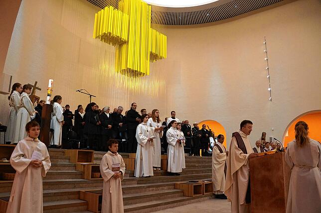Bild 35: Die schönsten Bilder der Feier der Altarweihe in der Kirche St. Oswald in Stockach (Teil 1)