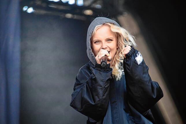 Bild 14: Alle Bilder vom Southside-Auftritt von Sängerin Paula Hartmann