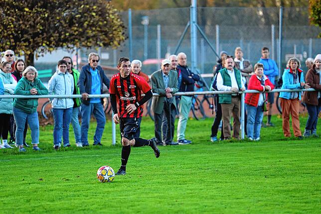 Bild 8: Unsere Bildergalerie von Bezirksligaspiel zwischen dem FC Bodman-Ludwigshafen und dem TSV Aach-Linz
