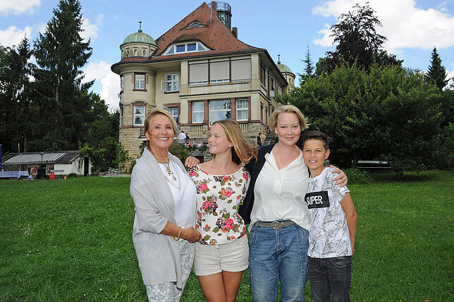 So fing es an: Diana Körner (von links) als Mechthild, Sofie Eifertinger als Johanna, Floriane Daniel als Kommissarin Nele Fehrenbach ...