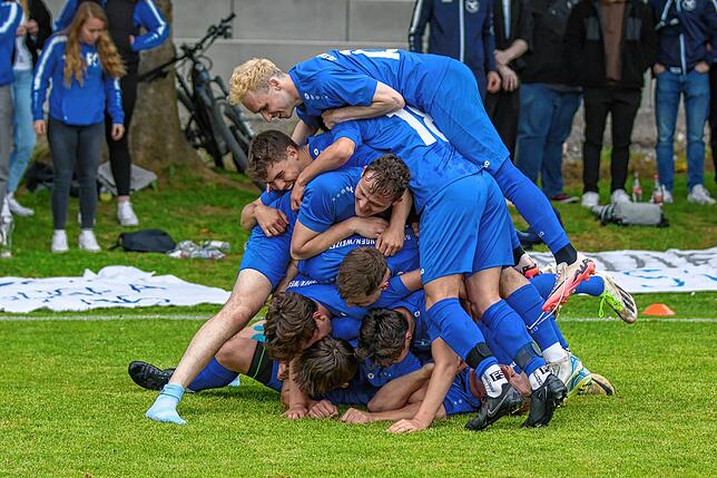 Bild 19: SG Stühlingen/Weizen siegt 5:1 beim FC Geißlingen und feiert den  Meistertitel – wir haben Fotos!