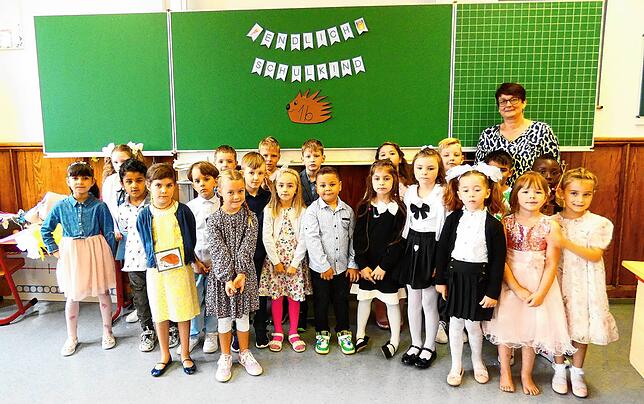 Conradin-Kreutzer-Schule, Meßkirch; 1b: &bdquo;Endlich Schulkind&ldquo; heißt es für 21 Kinder in der Klasse 1b. Ihre Klassenlehrerin ...