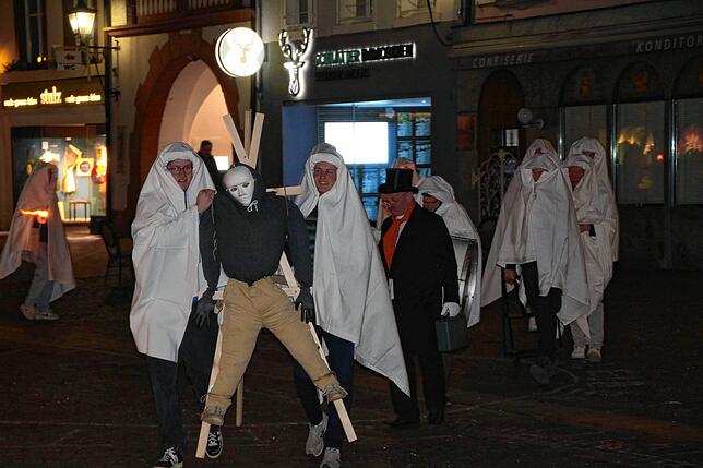 Bild 9: Fasnacht in Waldshut: Die Narren feiern mit schaurig-schönem Abgesang – Ein unvergesslicher Höhepunkt