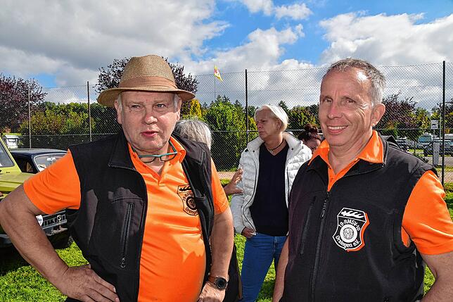Bild 6: Oldtimer, Schlachtplatte, Musik: So war das Herbstfest in Orsingen