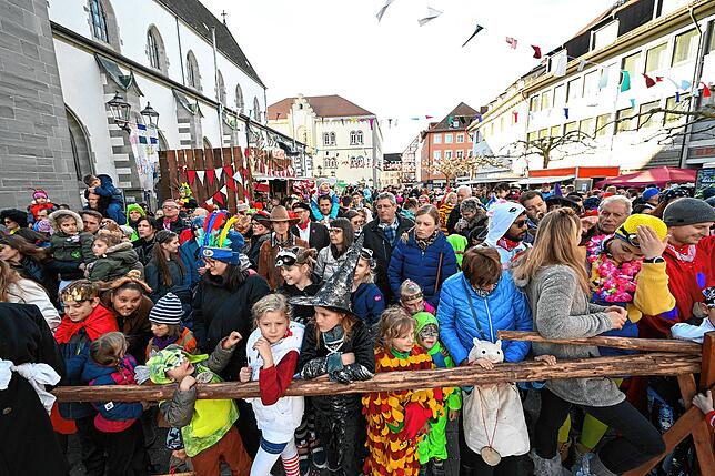 Bild 14: Alle Bilder vom Narrenbaumstellen der Narrizella Ratoldi auf dem Marktplatz
