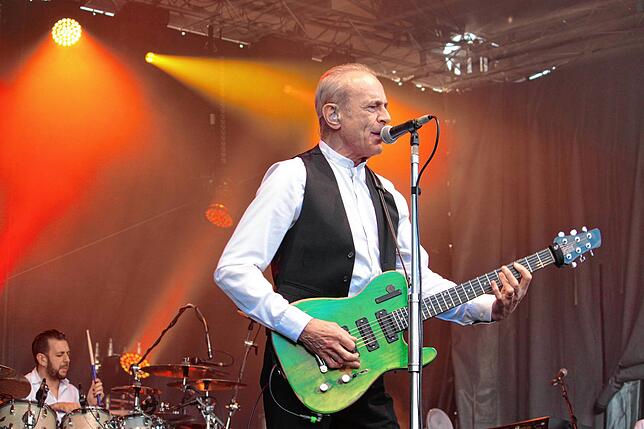 Francis Rossi, Frontman der britischen Rockband Status Quo, beim Konzert am 7. Juli 2019. Der Auftritt der legendären Rocker war das ...
