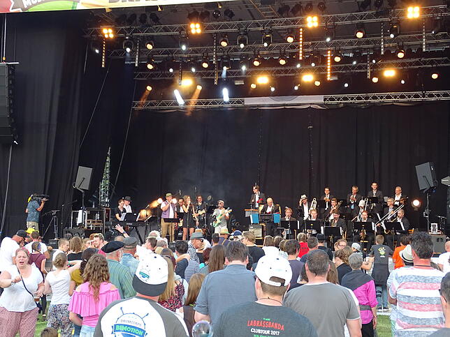 Die "Dubbos Big Band" hat man im vergangenen Jahr extra für das Musikprob gegründet. Die Künstler werden vom Publikum für ihre ...
