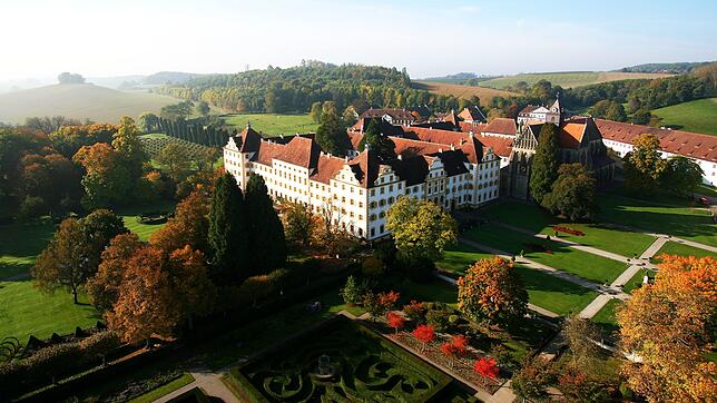 Die Schule Schloss Salem feiert im April ihr 100-jähriges Bestehen. Die Geburtstagsfeier für Lehrer, Mitarbeiter, Schüler und Eltern ...