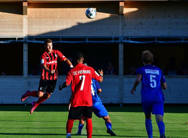 Bild 9: U19 des SC Freiburg besiegt die U18 des Team Aargau beim SV Waldhaus mit 6:0 &ndash; wir haben die Bilder!