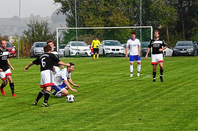 Bild 30: FC Dettighofen bleibt nach 0:2-Niederlage bei der SG Bettmaringen siegloses Schlusslicht der Liga &ndash; und wir haben Bilder!