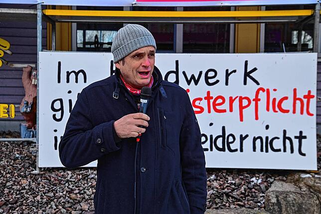 BLHV-Sprecher Jochen Hauser holt zum Rundumschlag gegen die Politik aus.