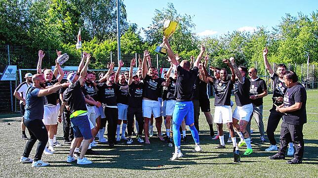 Große Freude beim Türk. SV Konstanz nach dem 5:1-Erfolg gegen den TV Konstanz.