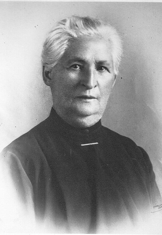 Gründerin des Zigarrenwerks in Tiengen war im Jahr 1910 Louise Villiger, Witwe des schweizerischen Tabakfabrikanten Jean Villiger.