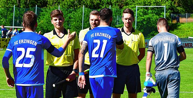 Bild 12: Weitere Impressionen vom 3:2-Sieg des FC Erzingen zum Landesliga-Aufstieg gegen den FC Emmendingen