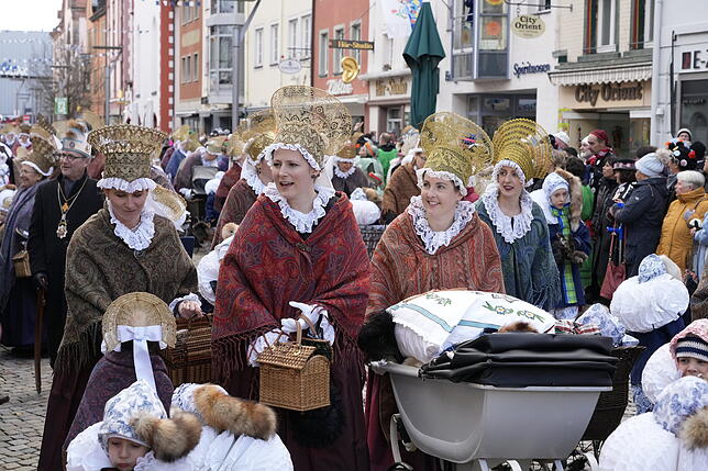 Bild 22: Die besten Bilder vom Schmutzigen Donnerstag in Donaueschingen: Kinderumzug begeistert!