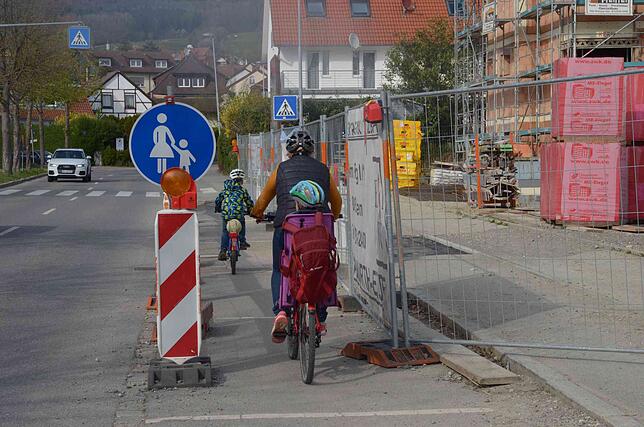 Immer wieder schlecht gelöst: Die Verkehrsführung für Radfahrer bei Baustellen.
