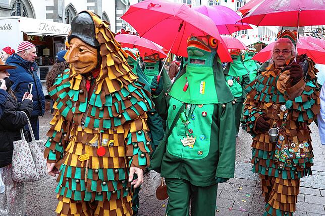 Bild 4: Fasnacht-Highlights: Faszinierende Umzüge, schräge Kostüme und tausende feiernde Narren – im Video