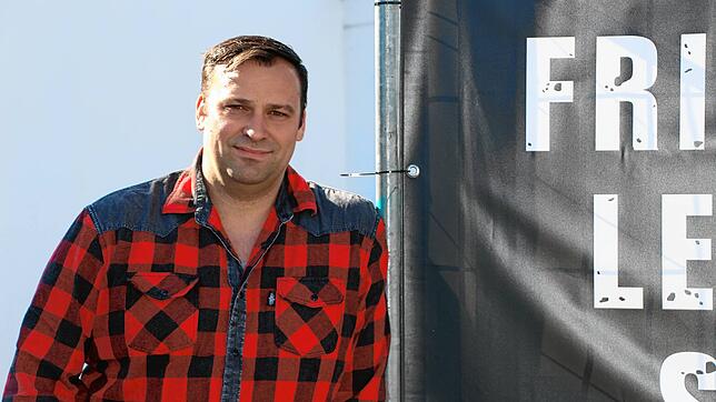 Bernd Ott macht sich mit einem Foodtruck selbstständig. Ab dem 3. Mai steht er in der Bahnhofstraße Meßkirch.