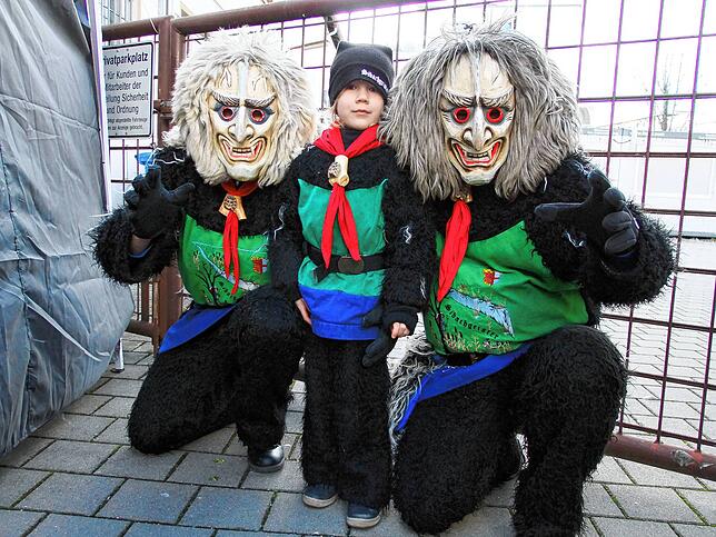 Bild 9: Buntes Treiben beim Mini-Kinderball der Froschenzunft