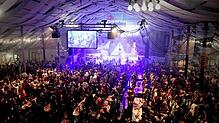 Bild : Pro und Contra zum Oktoberfest auf Klein Venedig: Ein Fest für den Kommerz? Oder schunkeln und schunkeln lassen?