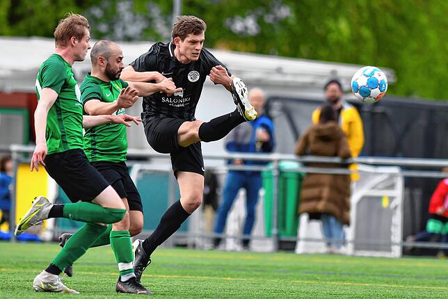Bild 9: SV Herten trennt sich vom FC Hochrhein mit 3:3 &ndash; und wir haben Bilder!