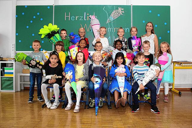 17 Jungen und Mädchen wurden in die Klasse 1b der Gemeinschaftsschule Rheintal, Standort Lienheim, eingeschult. Klassenlehrerin ist ...