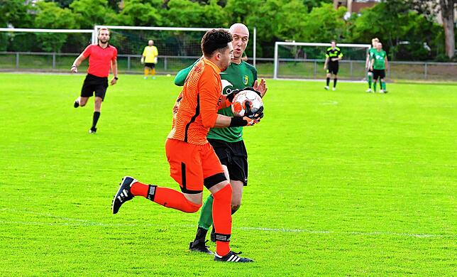Bild 24: SV Herten besiegt den TuS Efringen-Kirchen mit 3:1 &ndash; und wir haben Bilder!