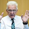 Winfried Kretschmann (Bündnis 90/Die Grünen), Ministerpräsident von Baden-Württemberg, spricht.