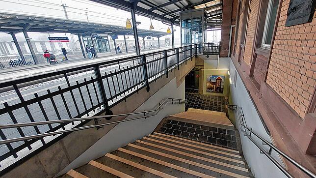 Seit Sommer 2021 präsentiert sich der Villinger Bahnhof frisch saniert. Auch die Unterführung wurde schick hergerichtet. Bereits von ...
