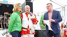 Hospizsprecherin Brigitte Waltl-Jensen und Oberbürgermeister Andreas Brand sind begeistert vom sozialen Engagement des ...