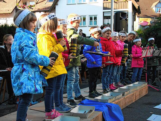 Kinder von der Musikschule Höri zeigten bei der Preisverleihung, wie sicher ihr Gespür für den Takt und die Musik schon geworden ist.