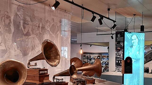 Das Phonomuseum St. Georgen bietet eine einmalige Sammlung historischer Phonographen, Grammophone, Plattenspieler und Musikboxen. Foto: ...