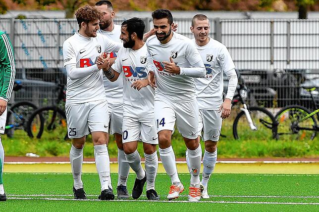 Bild 22: FC Erzingen gewinnt das Spitzenspiel mit 5:3 beim FC Zell &ndash; und wir haben Bilder!