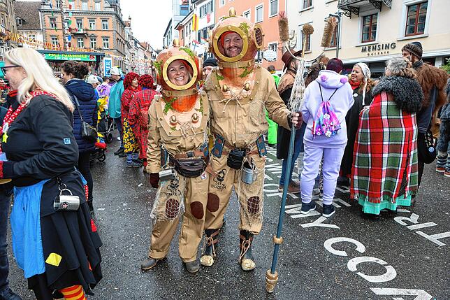 Bild 18: Die Konstanzer Fasnacht außer Rand und Band! Hästräger feiern auf der Marktstätte – die schönsten Bilder!