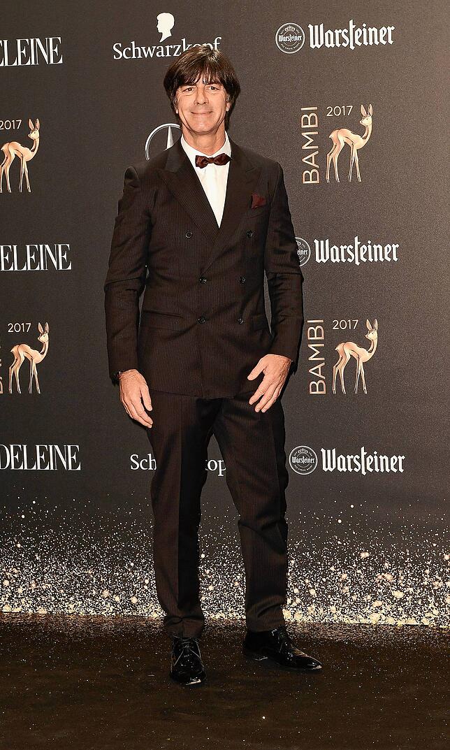 Bundestrainer Löw kommt am 16. November 2017 in Berlin zur 69. Verleihung des Medienpreises Bambi.