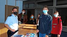 Auch die Polizei war an der Klettgauer Berufemesse der Realschule vertreten und stellte interessante und spannende Berufslaufbahnen vor.