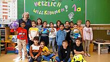 Die Klasse 1a der Radolfzeller Teggingerschule lernte an ihrem ersten Tag Klassenlehrerin Ute Müller kennen.