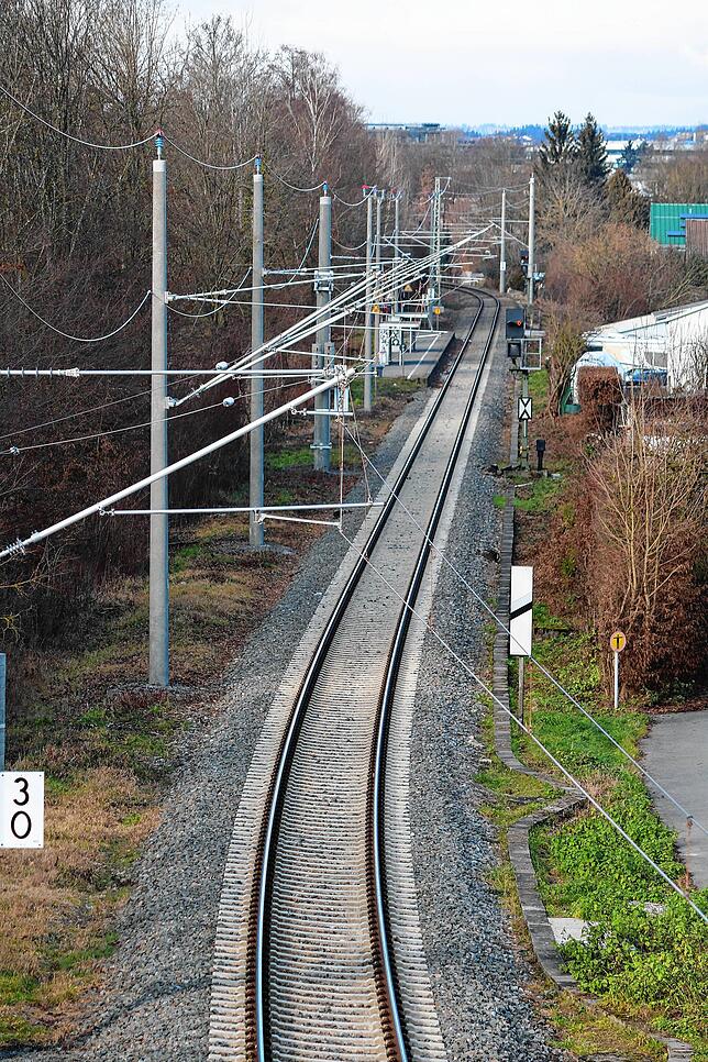 Noch bis Ende Februar ist die Bahnstrecke zwischen Friedrichshafen und Lindau-Aeschach gesperrt.