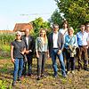 Die ehrenamtliche Biberbeauftragte Lucia Fuchs, Ortsvorsteher Andreas Bernhart, Saskia Frank (MdL, Grüne), Staatssekretär Andre Baumann, ...