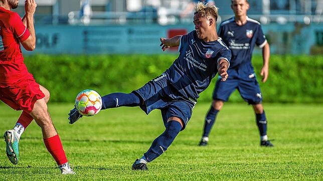 Volles Risiko: Max Le erzielte aus der Drehung den Anschlusstreffer zum 1:2 und sorgte nochmals für Hoffnung. Am Ende verlor der VfB ...