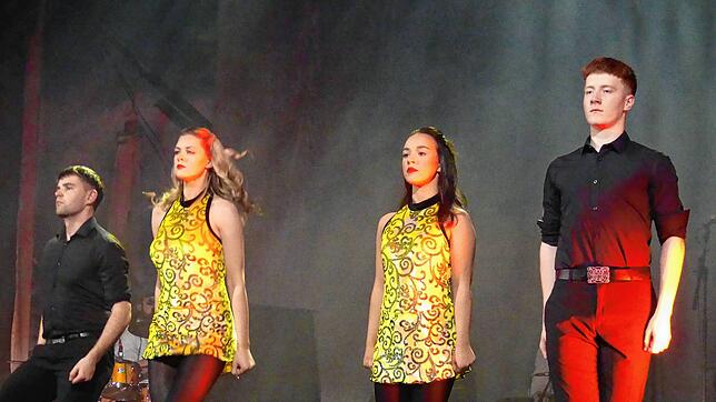 Die Danceperados of Ireland begeistern Besucher im Gloria-Theater in Bad Säckingen mit ihrem neuen Programm „Hooked“. Bild: Susanne ...